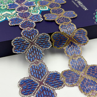 XLQ3944-1 Vente en gros Usine Tube de perles bleues en forme de feuille Strass transparents Applique à coller Garniture en cristal pour vêtements, chaussures et accessoires