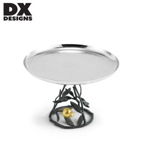 Support à gâteau moderne en métal martelé avec base à motif de feuilles florales, piédestal à dessert fait main pour café, hôtel, mariage et maison - Product Image 3