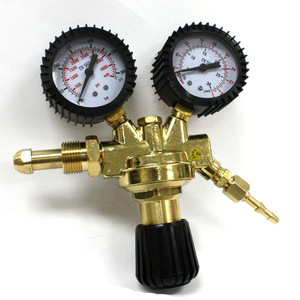 เกจวัดแรงดันแก๊สเชื่อมอาร์กอน CO2 ยี่ห้อ WQ รุ่น 2.525Mpa แบบสองขั้นตอน สำหรับใช้กับ CO2 และไนโตรเจน - Product Image 1