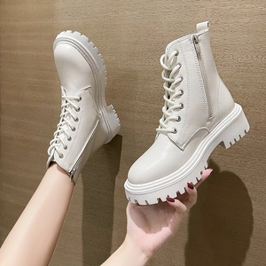 รองเท้าบูทคอมแบทผู้หญิงปี 2026 สีขาว หนัง PU รองเท้าบูทมอเตอร์ไซค์ สไตล์พังก์ กอธิค รองเท้าแฟชั่นแบบผูกเชือก รองเท้าบูทข้อเท้าสีดำ รองเท้าผู้หญิง - Product Image 2