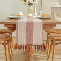 Chemin de table rustique style bohème en macramé, vert, en lin et coton avec pompons, pour mariage, fête, décoration de table à la maison