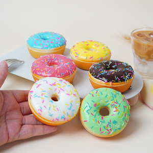 Imán de nevera con forma de donut de simulación de PU, decoración creativa para el hogar, imitación de pastel y postre - Product Image 1