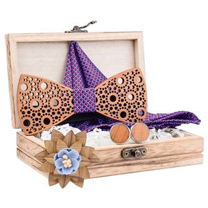 Vente en gros Bon marché Mode Logo personnalisé Ensemble de noeuds <span class=keywords><strong>papillon</strong></span> en <span class=keywords><strong>bois</strong></span> faits à la main Supports de cravates pour hommes Serviette carrée en soie OEM - Product Image 3