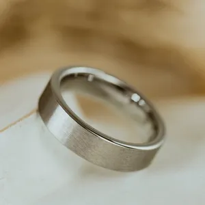 Maiyi 보석 사용자 정의 Pt950 플래티넘 보석 바그 드 마리아주 En 또는 플래티넘 반지 남자 - Product Image 1