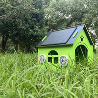 Maison de luxe en plastique durable design pour animaux de compagnie, grande niche pour chien avec énergie solaire et ventilateur