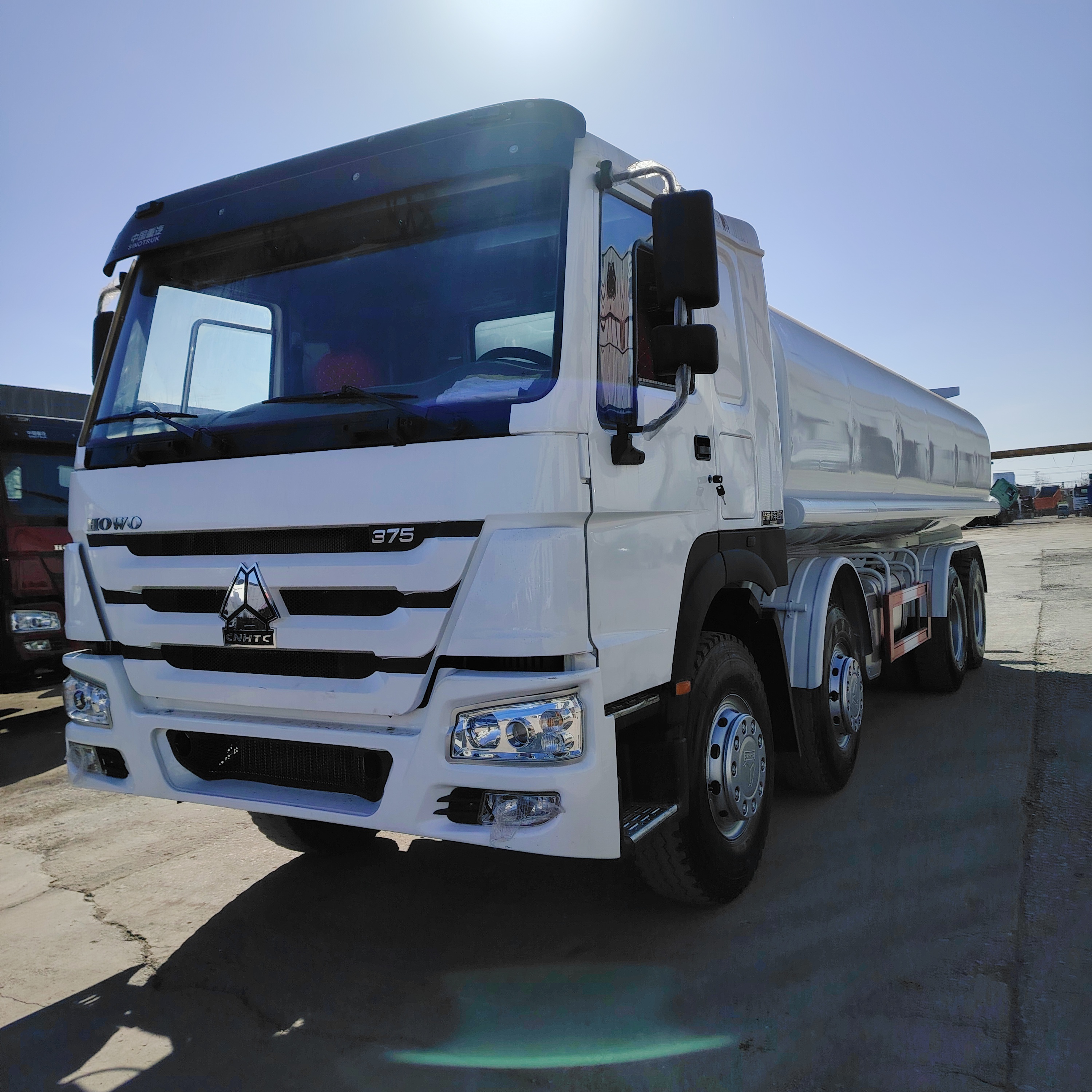 Дешевая офисная заводская цена, новый 6x4 8x4 4 4x2 10 колеса для офисного использования, бензовоз HOWO для дизельного топлива