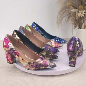 Nouvelles Chaussures de Qualité pour Femmes, <span class=keywords><strong>Fournisseur</strong></span> Direct, à Bout Pointu, Talon Épais, Imprimées, Grandes Tailles, Design Tendance - Product Image 4