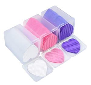 Toallitas de algodón en forma de corazón para limpiar la boca del frasco del pegamento para pestañas, para uso con adhesivo de pestañas - Product Image 1