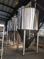 2000l 3000l 5000l 8000l De Refroidissement à double enveloppe conique bière isobare fermenteurs