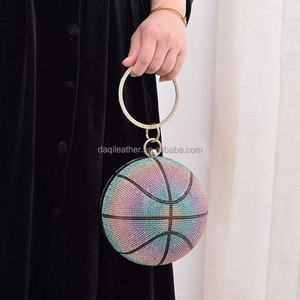 Bolsos de Mano Casuales Personalizados 2026 para Mujeres de Lujo, para Fiestas, con Cierre de Cremallera y Decoración de Cadenas - Product Image 5