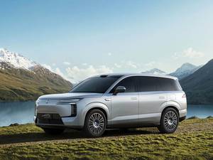 DENZA N8L 2.0T SUV Híbrido Enchufable de Lujo, Autonomía de 1000 km, Preparado para el Desierto, 6 Plazas, Carga Rápida Dual, Seguridad Inteligente Europea, 300kW+ 500Nm+ - Product Image 6