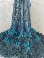 Tissu de maille brodé de perles de paillettes de plumes 3D extensibles Tissu de robe de mariée royale élégant avec dentelle de fleurs et matériaux de perles