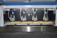 Machine de fabrication de circuits imprimés multicouches à quatre axes / Machine de perçage de circuits imprimés à 4 broches pour la fabrication de circuits imprimés rigides
