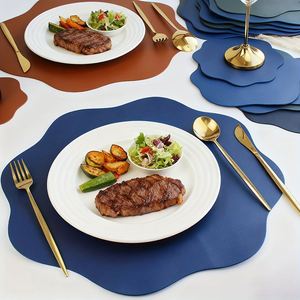 Mantel Individual de Cuero PU Antideslizante y Resistente al Calor, 36 cm de Diámetro, Color Sólido, Forma de Flor, Elegante y Lavable, para Mesa de Comedor - Product Image 1