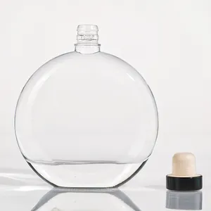 Alcoholic Beverage Drinks 300ml 500ml 700ml Surface Liquor Whiskey Glass Bottles With Lid
