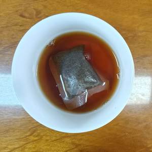 Té Negro Orgánico Saludable a Granel <span class=keywords><strong>de</strong></span> 1 kg <span class=keywords><strong>de</strong></span> Fábrica China (600 Bolsitas) Nuevo Empaque en Caja para Hoteles, Restaurantes y Motel - Product Image 3