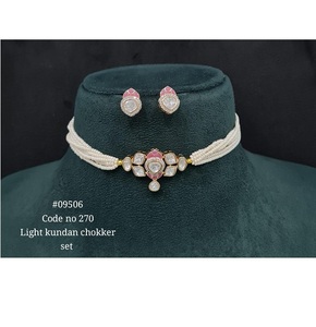 Ensemble de collier Kundan plaqué or 09506 avec boucles d'oreilles assorties pour femmes, bijoux pour occasions festives, mariage, fête - Product Image 3