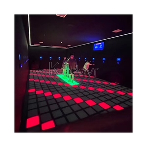 Activate Tiles Games Room : Jeu de compétition interactif à pixels pour salle de jeux, avec défis physiques et de saut, en acrylique et LED, pour team building à durée limitée - Product Image 1