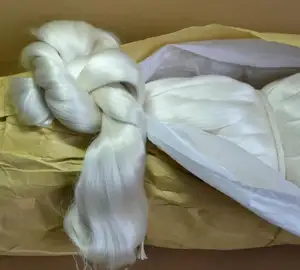 Cina fabbrica diretta di seta grezza 20/22D 100% di gelso filo di seta cruda cotta per il ricamo