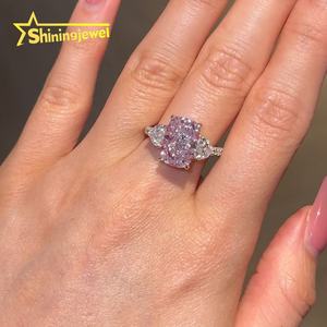 Bague de fiançailles personnalisée en or blanc 5ct taille coussin 10k 14k 18k VS DEF couleur IGI certifiée en diamant cultivé en laboratoire - Product Image 5