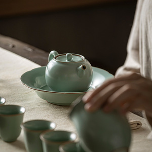 Tetera de Cerámica Tianqing Ru Kiln, Forma Redonda, Acabado Mate, para Preparar Té Gongfu, con Tapa y Caja de Regalo - Product Image 4