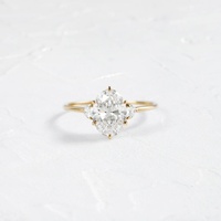 Bague de fiançailles en or massif 14K/18K personnalisée avec diamant de laboratoire CVD/HPHT VVS certifié IGI, taille ovale 1 carat et pierres latérales en forme de poire