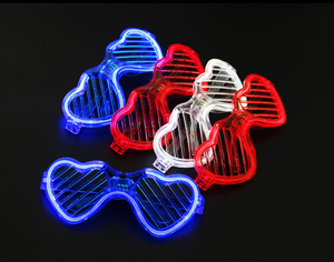 <span class=keywords><strong>Occhiali</strong></span> Luminosi <span class=keywords><strong>a</strong></span> Forma di Cuore con Luce Fredda per Bar e Discoteche, <span class=keywords><strong>Occhiali</strong></span> LED Luminosi - Product Image 1