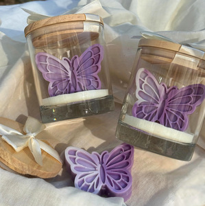 Vela Aromática Artesanal con Diseño de Mariposa Degradada, Vela Decorativa para Bodas, Cumpleaños y Fiestas, Venta al Por Mayor - Product Image 4