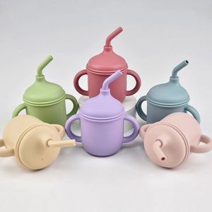 Gobelet d'apprentissage pour bébé en silicone de qualité alimentaire avec paille et double poignée, personnalisable, sans BPA, pour l'apprentissage de la boisson des enfants, 150 ml, couleur unie - Product Image 4