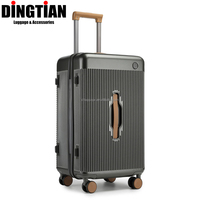 Bagages d'enregistrement résistants aux chocs de qualité militaire à coque rigide en PC avec coins en métal renforcés et accessoires de couleur assortis