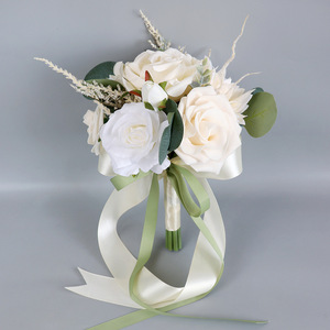 Bouquet de fleurs en soie en gros, fleurs de mariée nouées à la main avec ruban pour fête de mariage, bouquet de roses en soie et d'<span class=keywords><strong>eucalyptus</strong></span> de luxe - Product Image 2