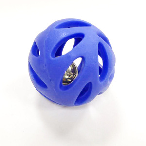 Nouveau jouet pour chien en caoutchouc TPR durable, balle creuse élastique de taille moyenne, idéal pour taquiner les chiens et autres accessoires pour animaux de compagnie. - Product Image 2