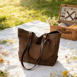 <span class=keywords><strong>Sac</strong></span> fourre-tout tendance pour femme, grande capacité, <span class=keywords><strong>sac</strong></span> à bandoulière léger, <span class=keywords><strong>sac</strong></span> à <span class=keywords><strong>main</strong></span> pour femme, idéal pour le shopping, avec fermeture éclair et en cuir PU - Product Image 4
