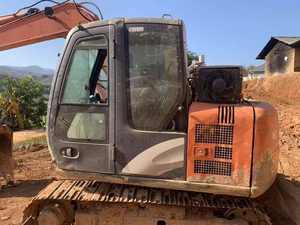 Excavatrice hydraulique d'occasion Hitachi EX70, équipement fiable pour les projets de <span class=keywords><strong>petite</strong></span> envergure - Product Image 2