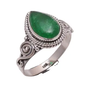 天然绿玉宝石订婚戒指女性和女孩时尚925纯银戒指印度珠宝供应商