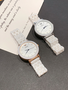 Reloj de Pulsera de Cuarzo para Mujer, Vintage, Blanco, de Cerámica, Minimalista, Ligero, de Lujo, Elegante y Moderno - Product Image 1