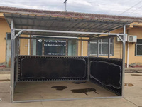 Personnalisé Portable Pas Cher HDPE Galvanisé Cheval Box Stable Panneaux Avec Abris De Paddock Pour Parcours De Course