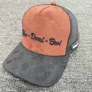 หมวกแก๊ปปักลายตามสั่งขายส่ง 5 ชิ้น หมวก Trucker ปักลายตามสั่ง ผ้า Suede โค้งงอสำเร็จรูป ตาข่าย ระบายอากาศได้ดี เหมาะสำหรับธุรกิจ ใช้ได้ทั้งชายและหญิง - Product Image 1