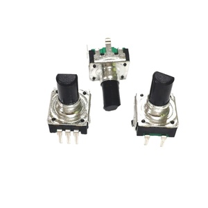 Fabricant Professionnel – Vente en Gros : Encodeur Rotatif PEC12R 12mm Abordable avec Axe Isolé et Interrupteur à Bouton - Product Image 1