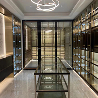 Armoire à vin murale moderne de luxe en acier inoxydable à température contrôlée pour utilisation hôtelière, taille et couleur personnalisables