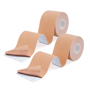 Boob Tape Chest Lifter Pro-Couleur de peau invisible, ascenseur instantané et soutien anti-affaissement | Résistant à la transpiration et hypoallélique - Product Image 1