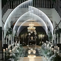Lampadaire LED personnalisé de luxe en forme de corne dorée, durable, multicolore, pour mariage, fête, hôtel, restaurant, événement, toile de fond