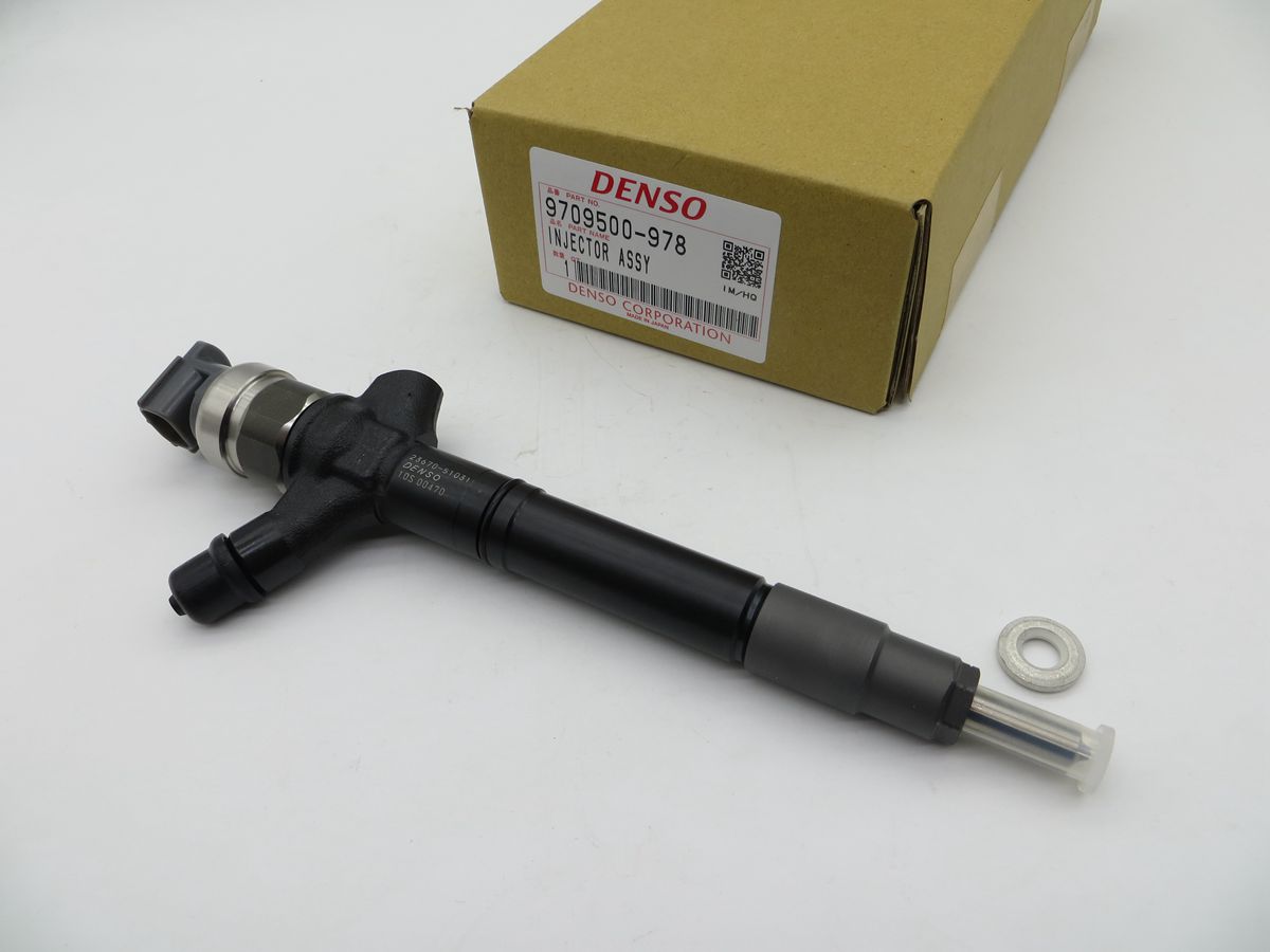 Common rail injector 23670-51030 23670-59025 injector for Toyota Land Cruiser 1VD-FTV injector nozzle 23670-51030 23670-59025