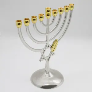 Estrella de David Hanukkah Menorah Hermosa artesanía de metal para celebraciones Judías