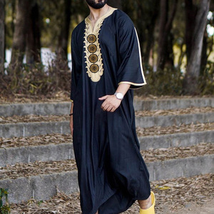 Nouvelle mode Moyen-Orient, robe longue ethnique à manches courtes et col en V pour hommes arabes, <span class=keywords><strong>chemise</strong></span> ample décontractée pour hommes, robe décontractée - Product Image 2