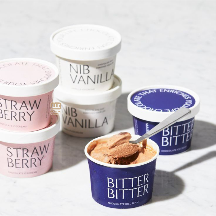 Tasses de papier de yaourt