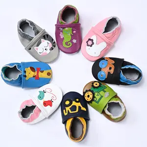 Chaussures pour tout-petits en cuir véritable personnalisées pour bébés garçons filles sans lacet baskets d'intérieur pour nouveau-né premiers pas pour 0-24 mois