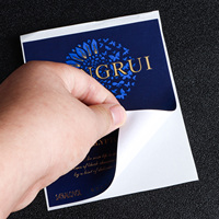 Étiquettes d'emballage personnalisées de qualité supérieure, vernis holographique 3D, imperméables aux UV, logo en relief imprimé, autocollants pour bouteilles de vin et de bière