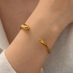 Women's Trendy <b>Gold</b> Plated <b>Bracelet</b> Smooth Stainless Steel C-Shaped Opening Classic <b>Pearl</b> Heart-shaped Bangle for Weddings - Product Image 3