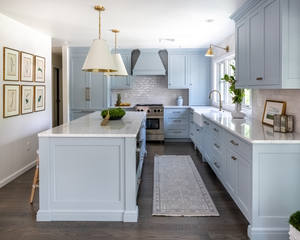 خزائن أثاث مطبخ خشبية من الخشب الصلب بتصميم عصري فاخر ولون فاتح - Product Image 4